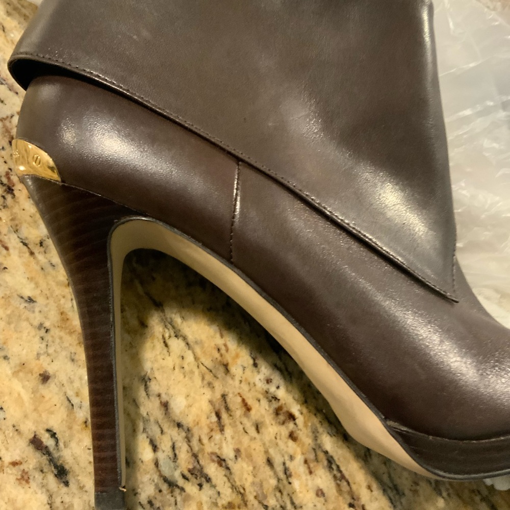 New MICHAEL Michael Kors Brown Leather Ankle Boot 8M Open Toe